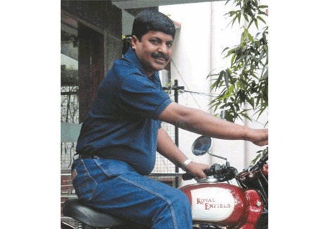 Royal Enfield cruises YouTube highway on new Thunderbirds