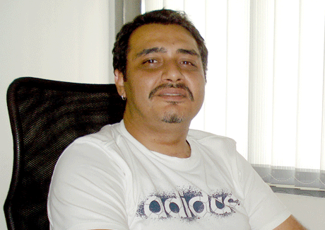 Everest ropes in Romeen Yarkhan 