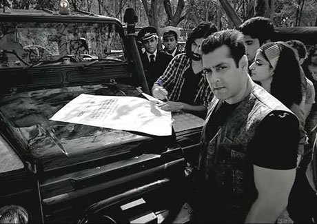 Salman Khan features in new TVC for Rotomac Pens