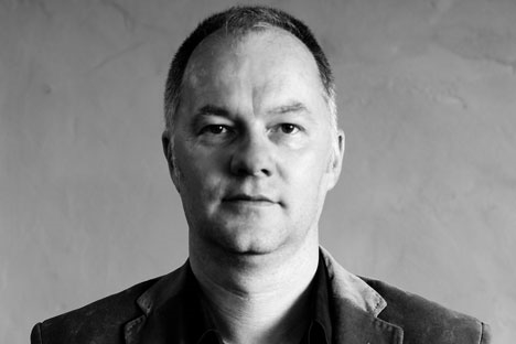 Am I what I am? Or am I what I am online?