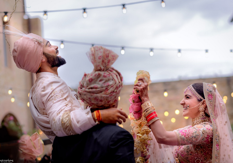 #Virushka 2017: Well played Manyavar?