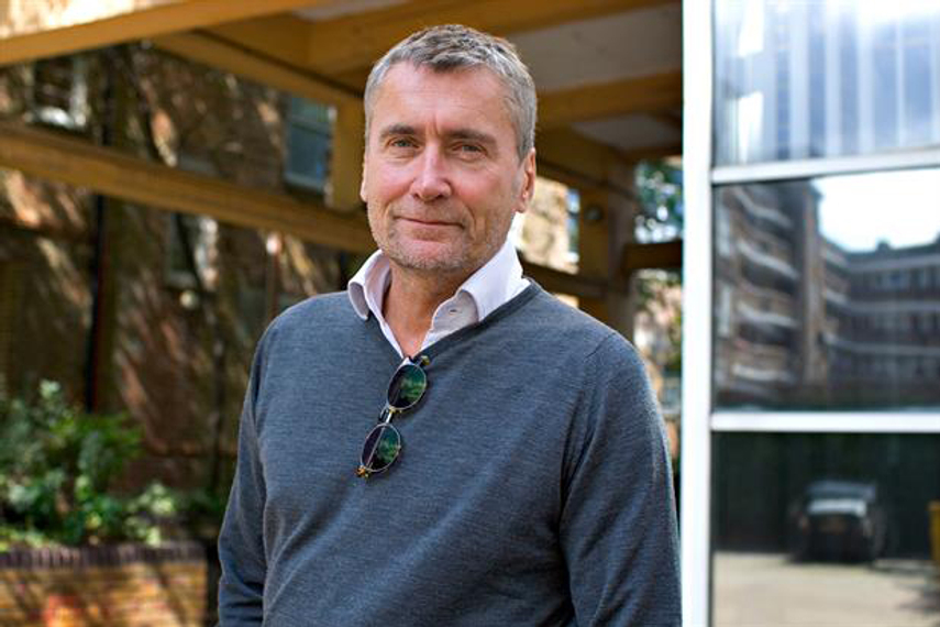 Adlanders work long hours because clients don't pay their agencies enough