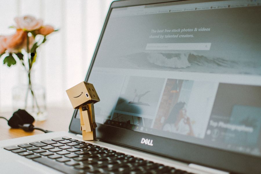 Festive ad rush puts Amazon’s new tools to test