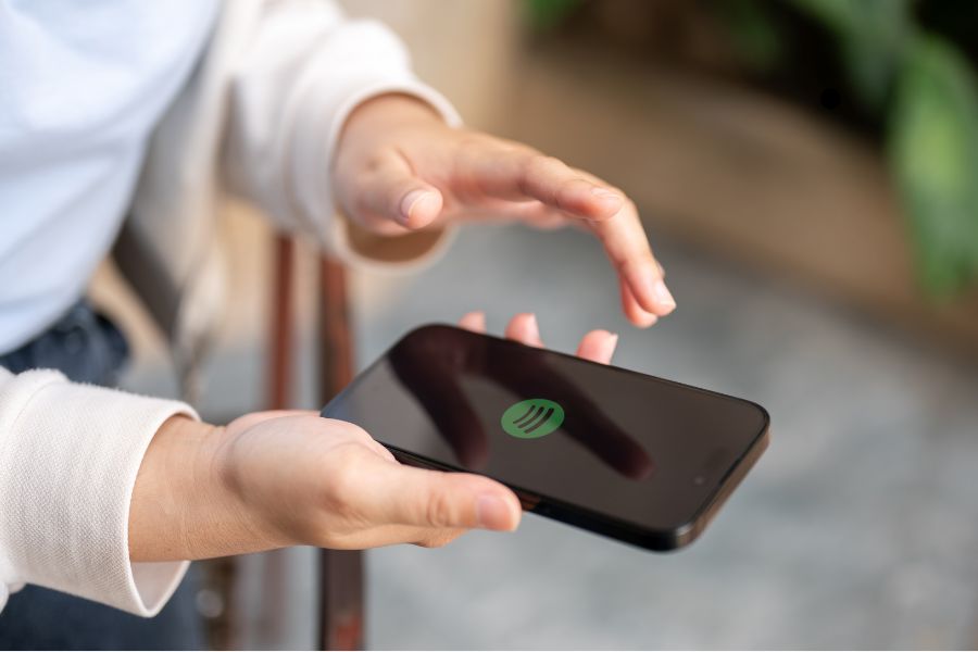 Spotify turns down the noise on AI-generated music