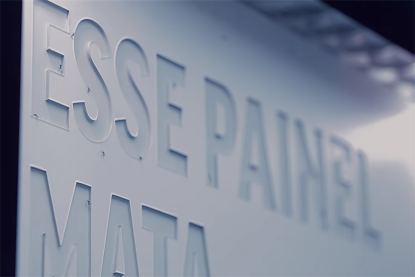 Ingenious billboard from two Brazilian agencies kills zika mosquitoes