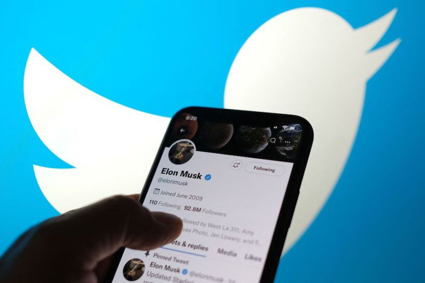 Twitter’s ad revenue slows as Musk deal hangs in the balance