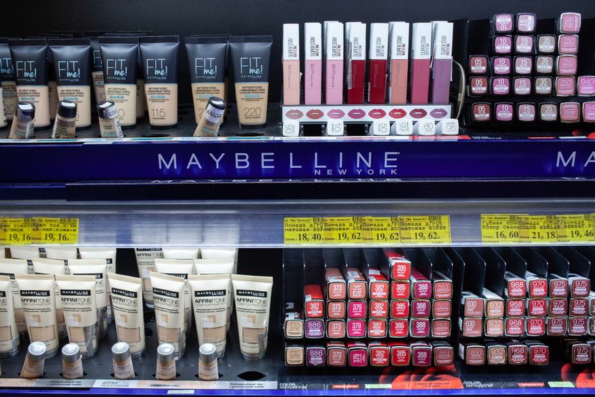 Maybelline to pull out of department stores in China