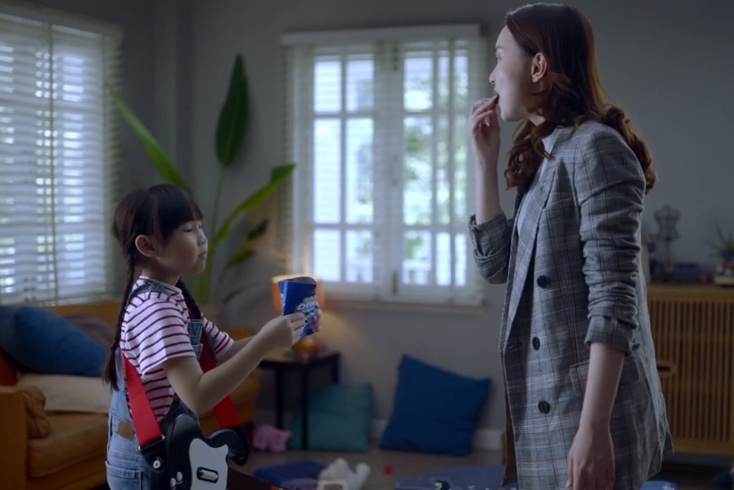 You can't stay mad if your mouth is stuffed with Mini Oreos