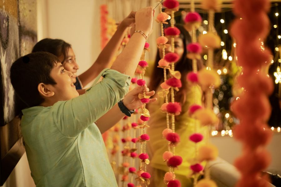 Open web shapes festive ad strategies as costs climb